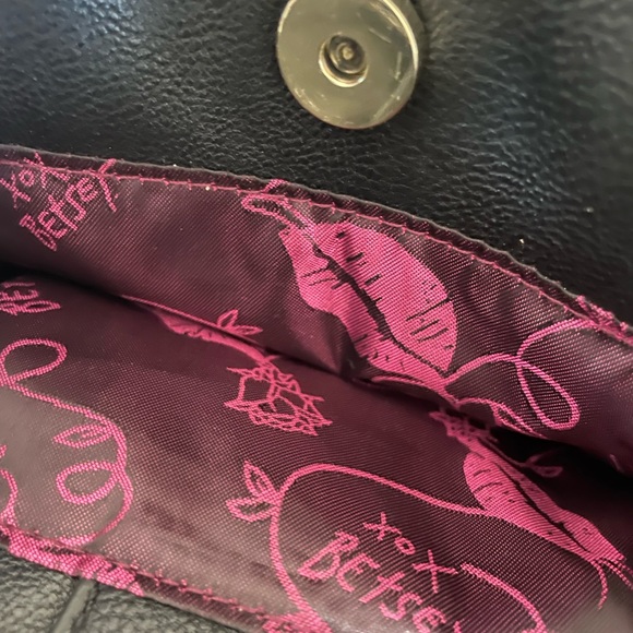 Betsy Johnson hand bag - Picture 7 of 8